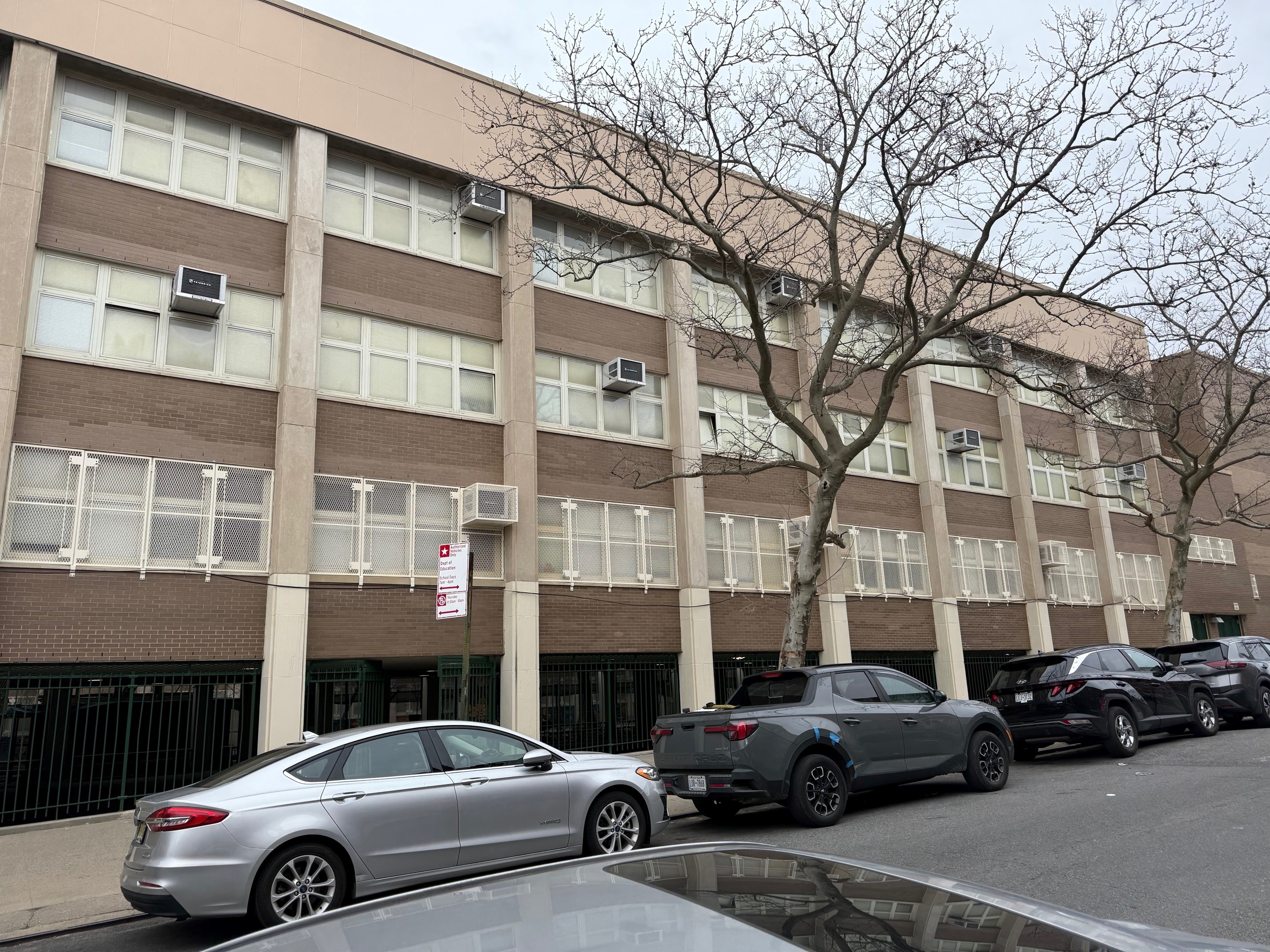 I.S. 88
